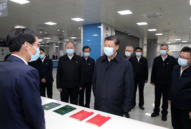 2021年3月23日，習近平在福建三明沙縣農(nóng)村產(chǎn)權交易中心考察。