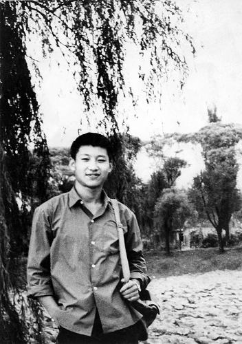 這是1972年，插隊回京探親時的習近平。