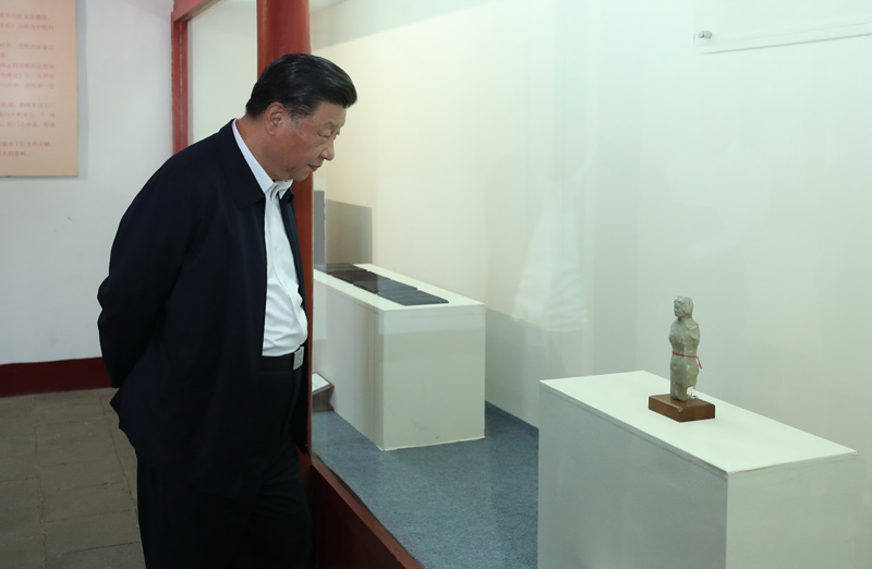 2021年5月12日，習(xí)近平總書記在南陽市考察東漢醫(yī)學(xué)家張仲景的墓祠紀(jì)念地醫(yī)圣祠。 